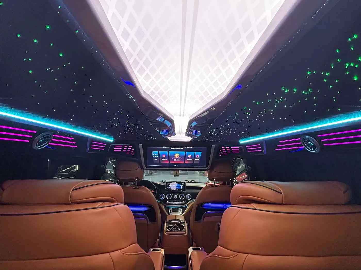 Mercedes-Benz Vito 2023 — Photo 13/20