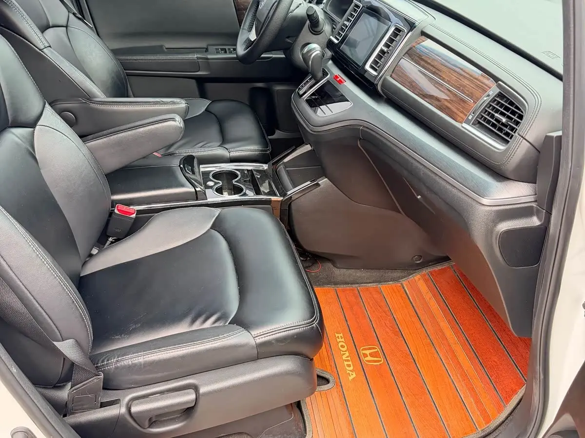 Honda Elysion 2019 — Photo 15/20