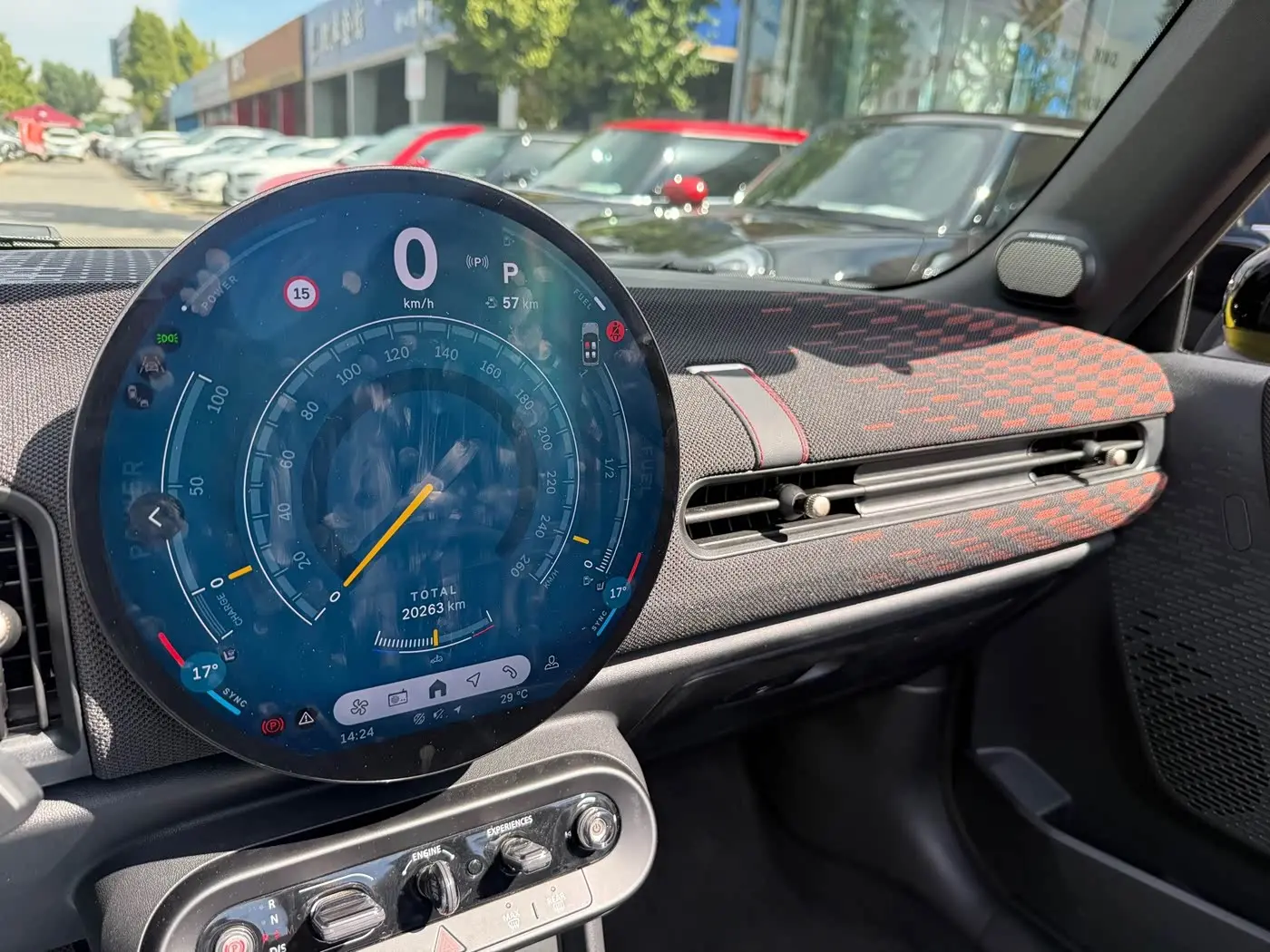 MINI MINI 2025 — Şəkil 13/16