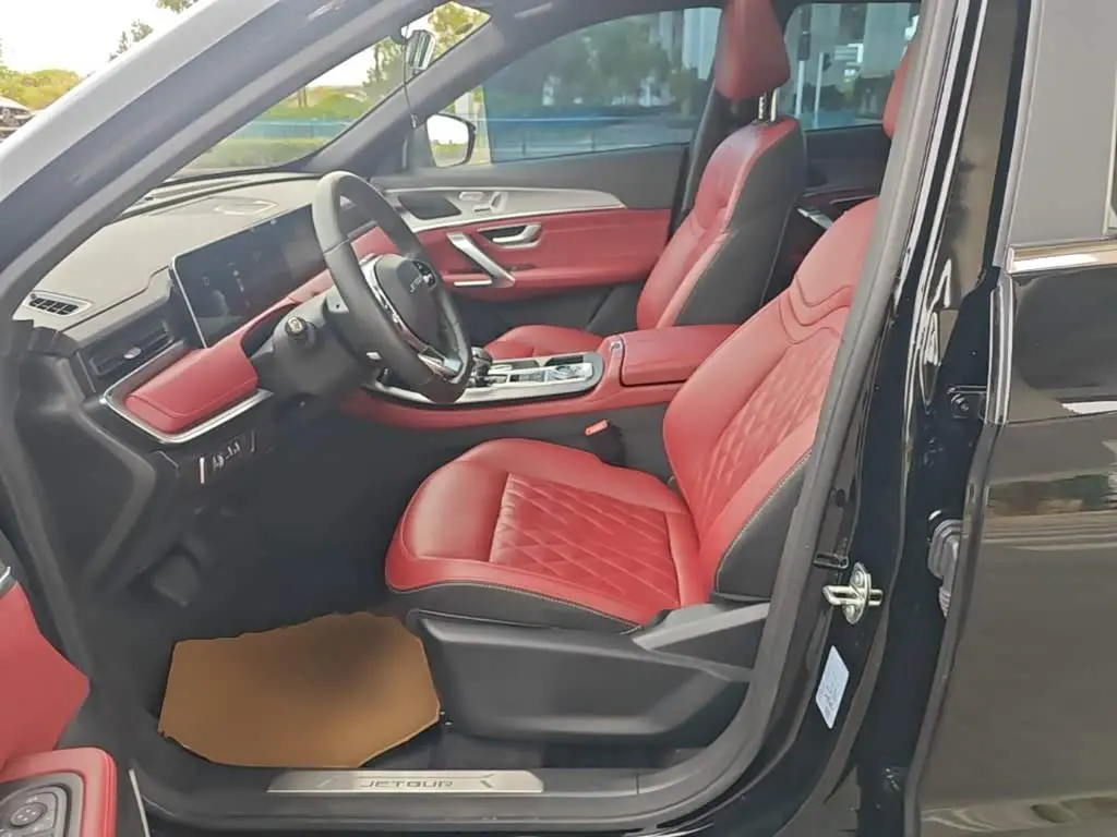 Jetour X70 PLUS 2025 — Photo 14/19