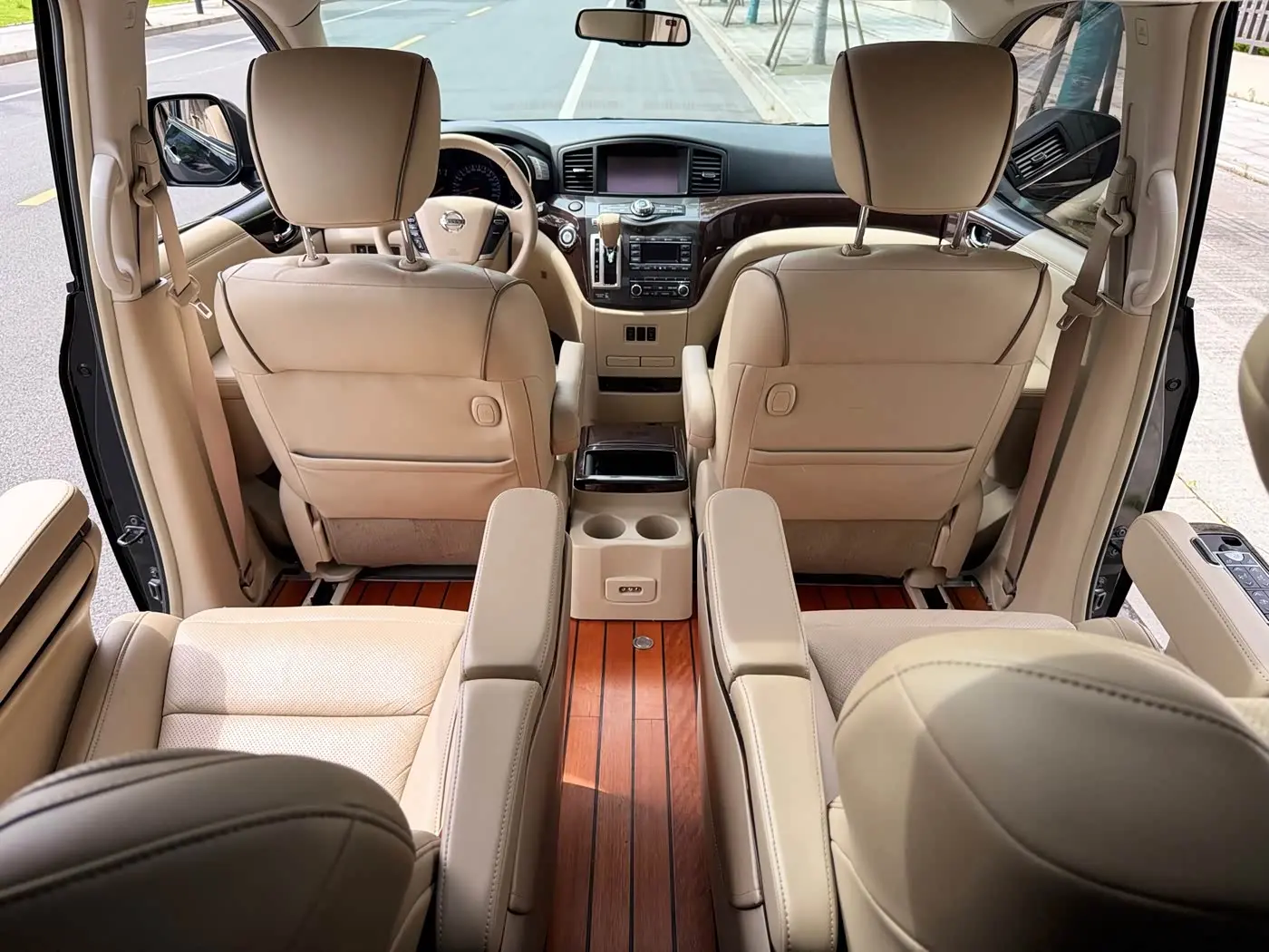 Nissan Quest 2015 — Şəkil 11/17