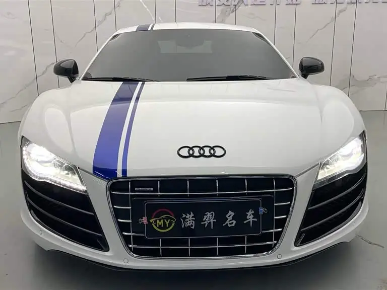 Audi R8 2013 — Фото 2/20