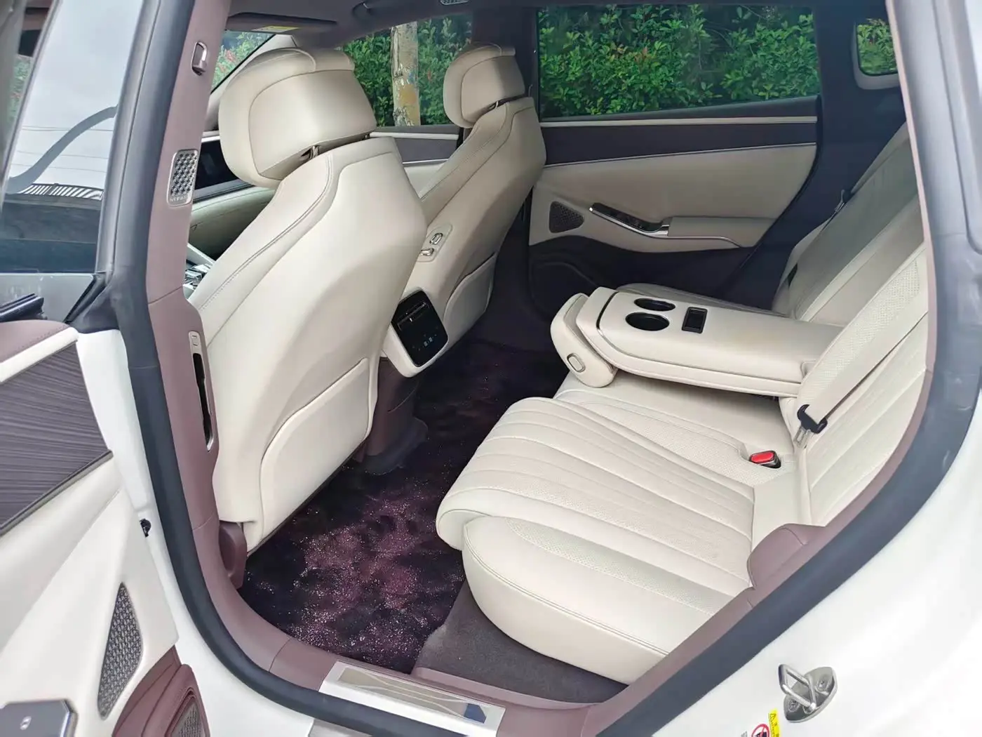 Denza Z9GT 2024 — Photo 7/9