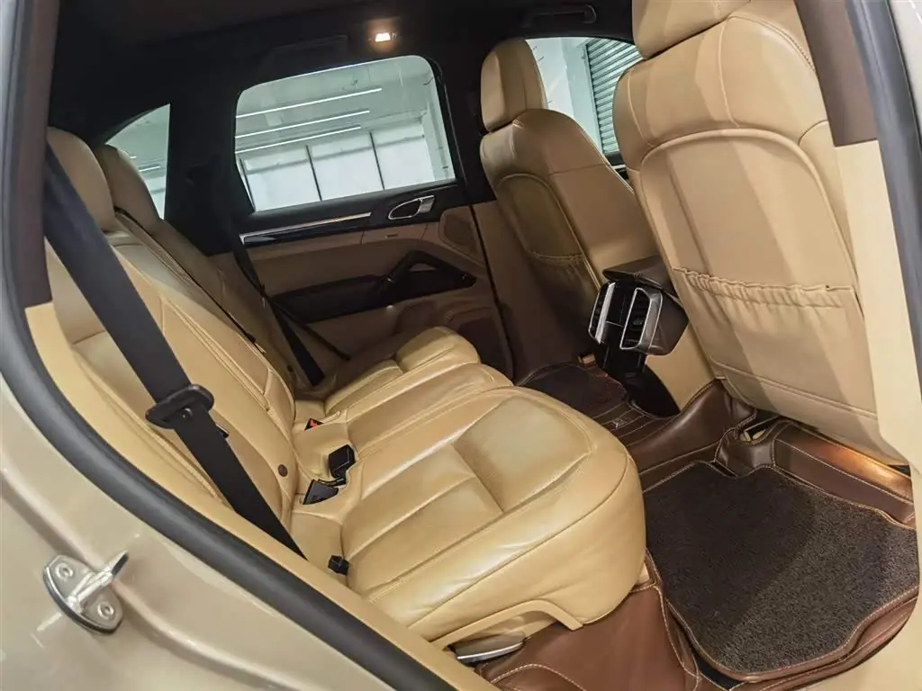 Porsche Cayenne 2018 — Photo 11/19