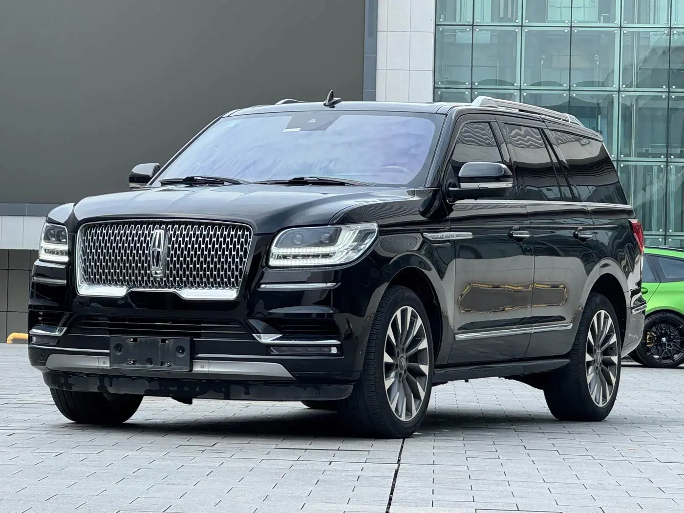 Lincoln Navigator 2020 — Photo 3/20