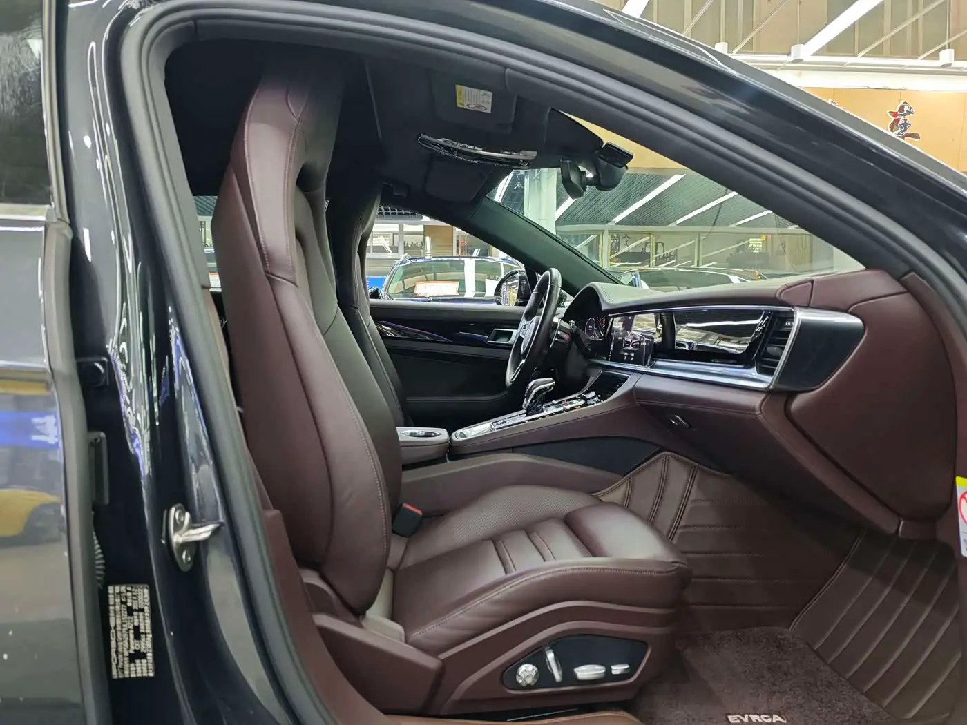 Porsche Panamera 2018 — Şəkil 7/20