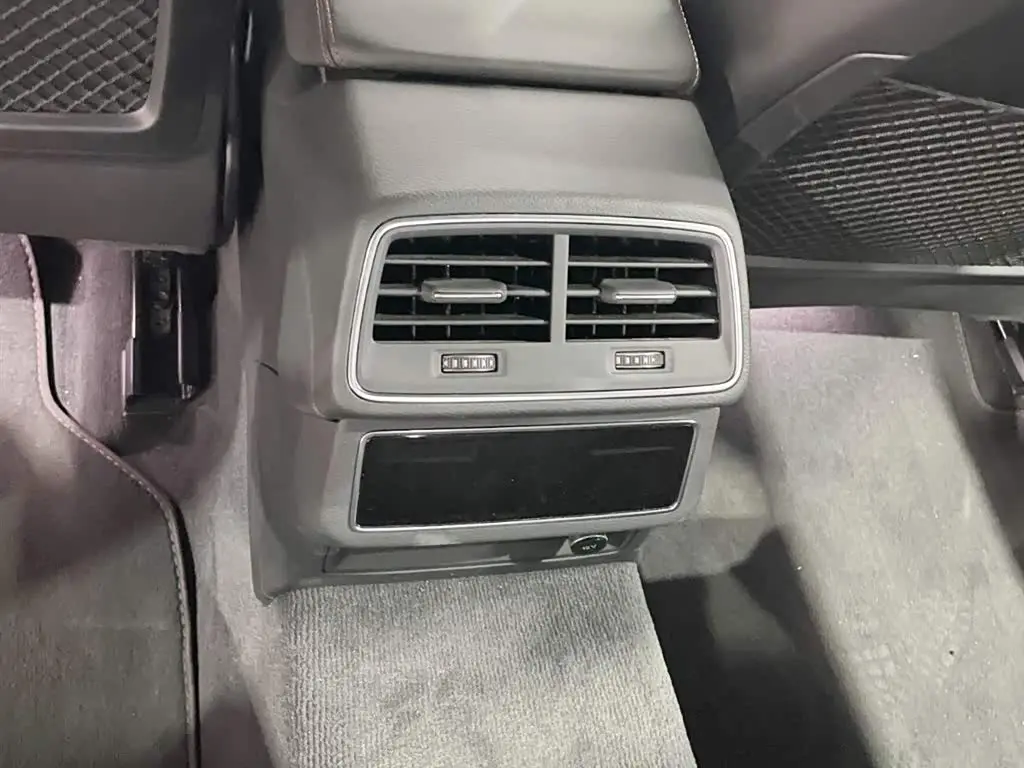 Audi A6L 2024 — Photo 9/13