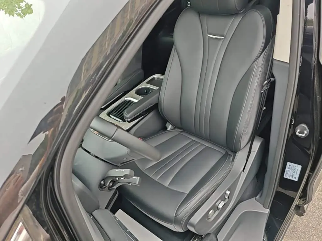 Hongqi HQ9 PHEV 2024 — Şəkil 15/20