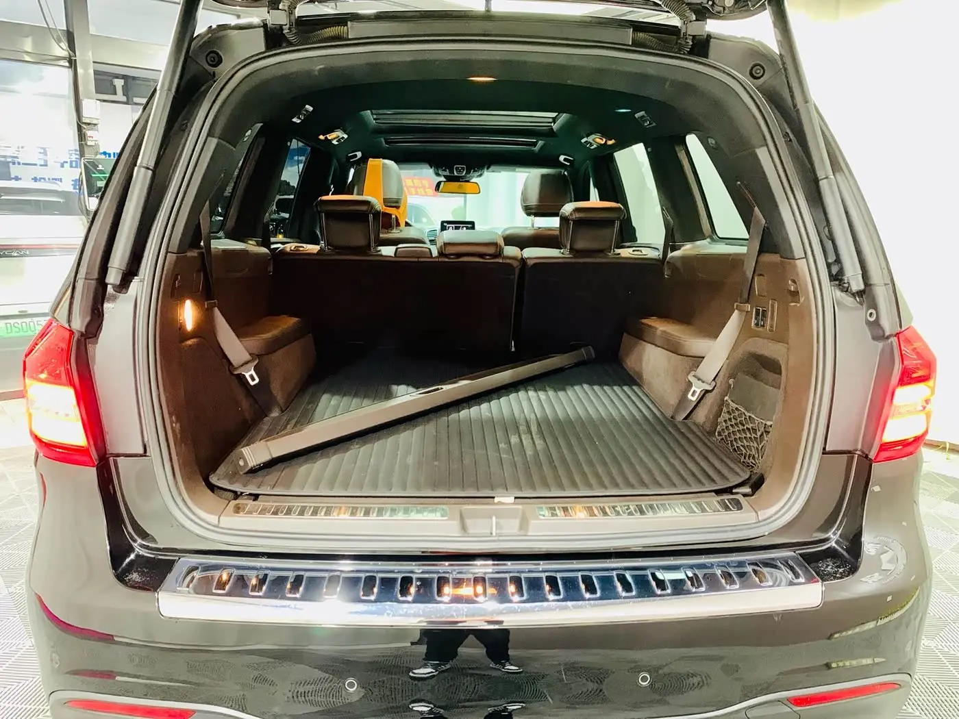 Mercedes-Benz GLS 2018 — Photo 18/20