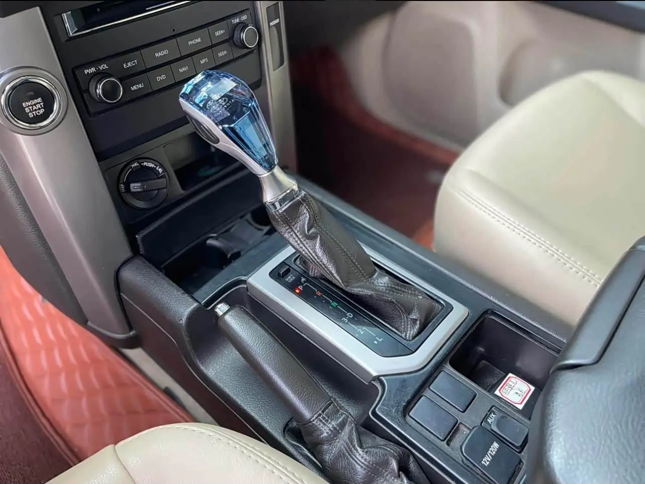 Toyota Prado 2013 — Photo 17/17