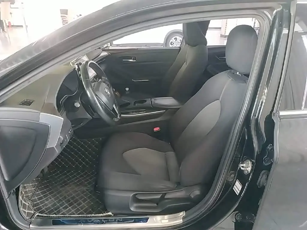 Toyota Avalon 2019 — Photo 15/20