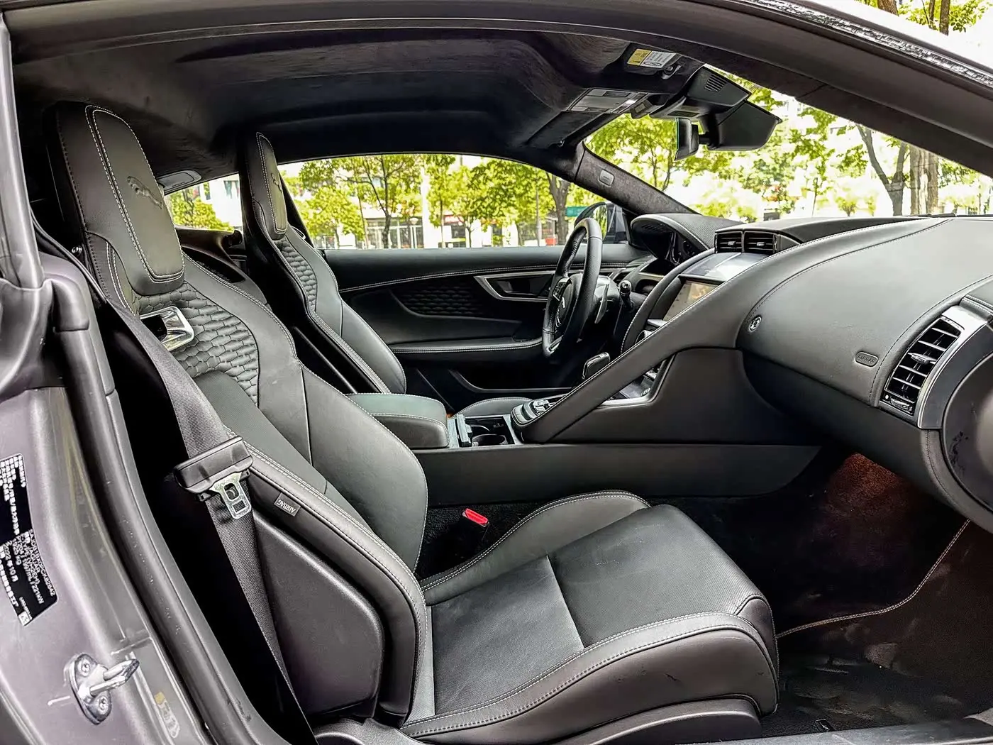 Jaguar F-TYPE 2023 — Photo 10/15