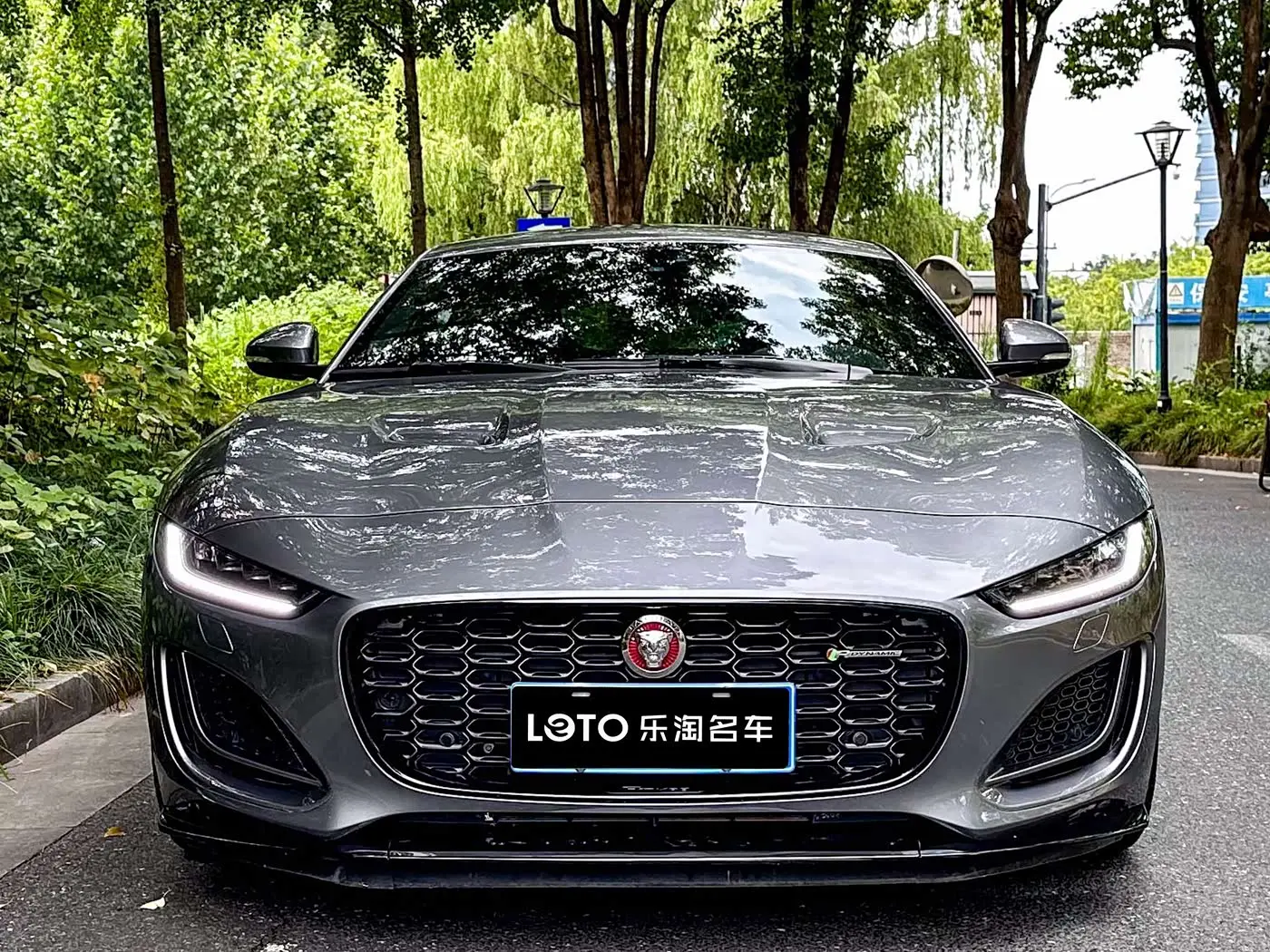Jaguar F-TYPE 2023 — Photo 2/15