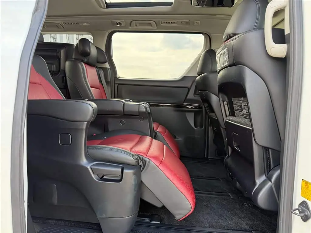 Toyota Alphard 2015 — Photo 12/20