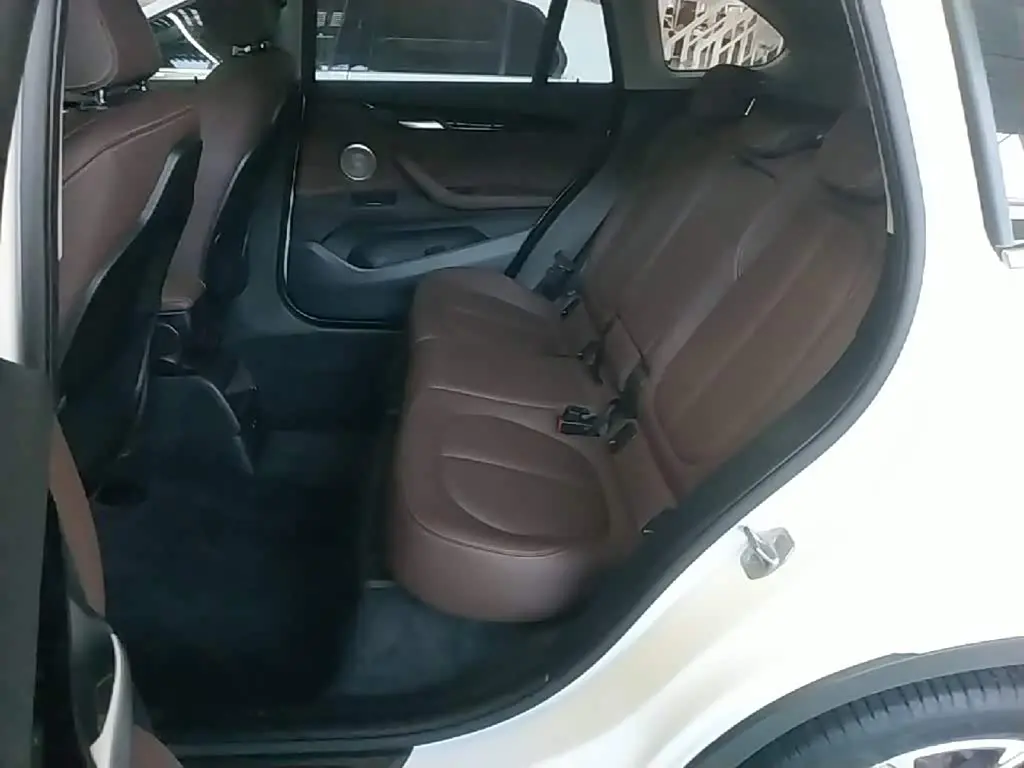 BMW X1 2023 — Şəkil 17/20