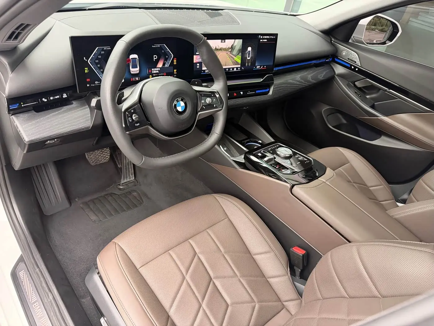 BMW 5 Series 2024 — Photo 7/20