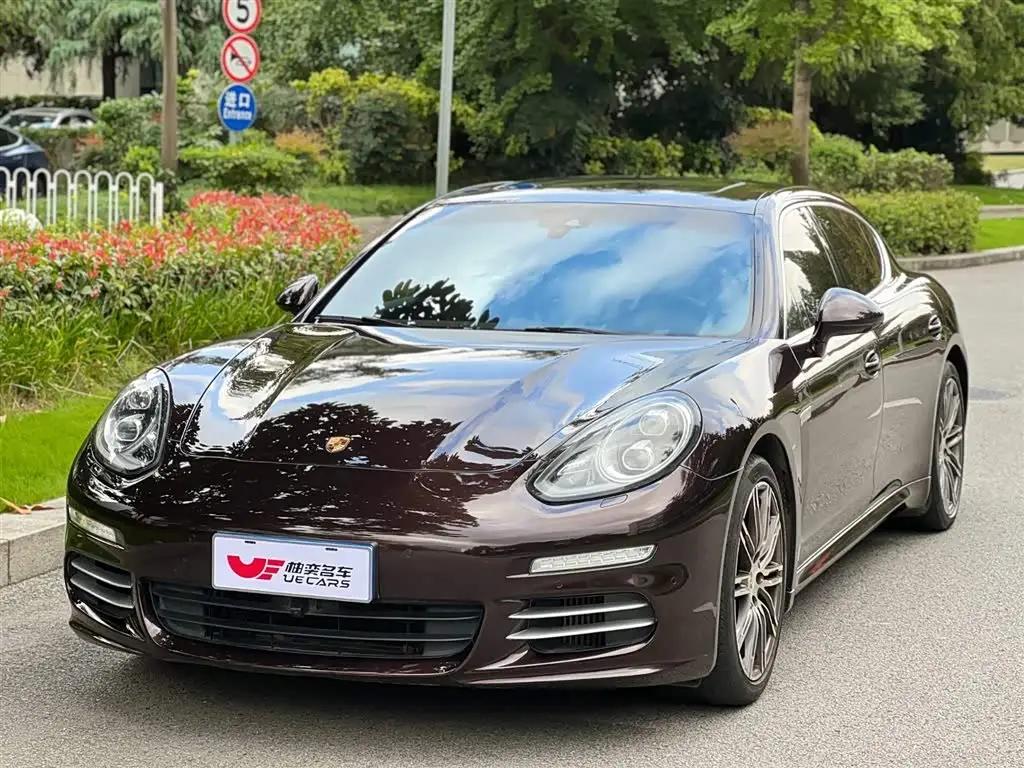 Porsche Panamera, 2015