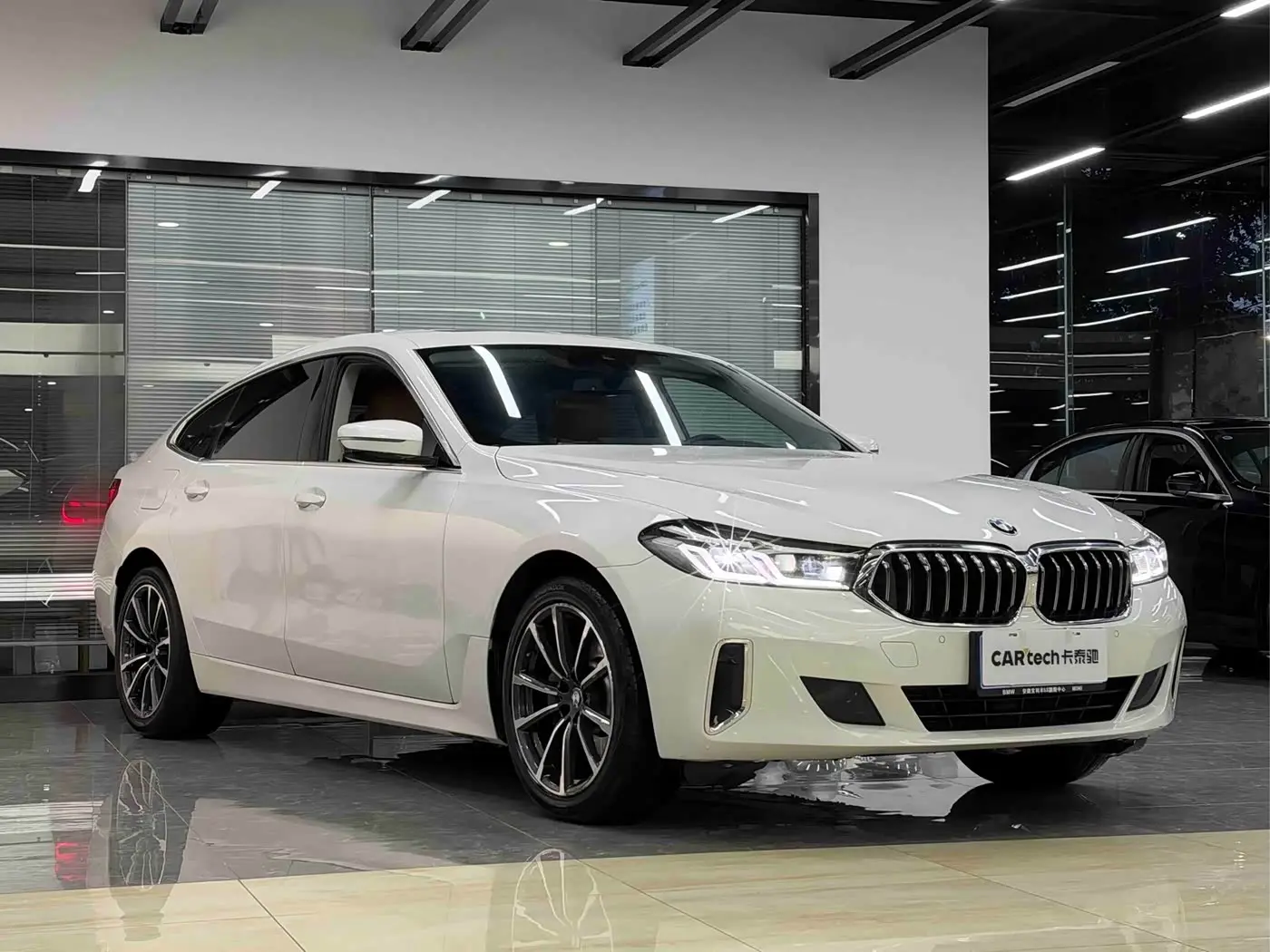 BMW 6 Series GT 2023 — Фото 3/14