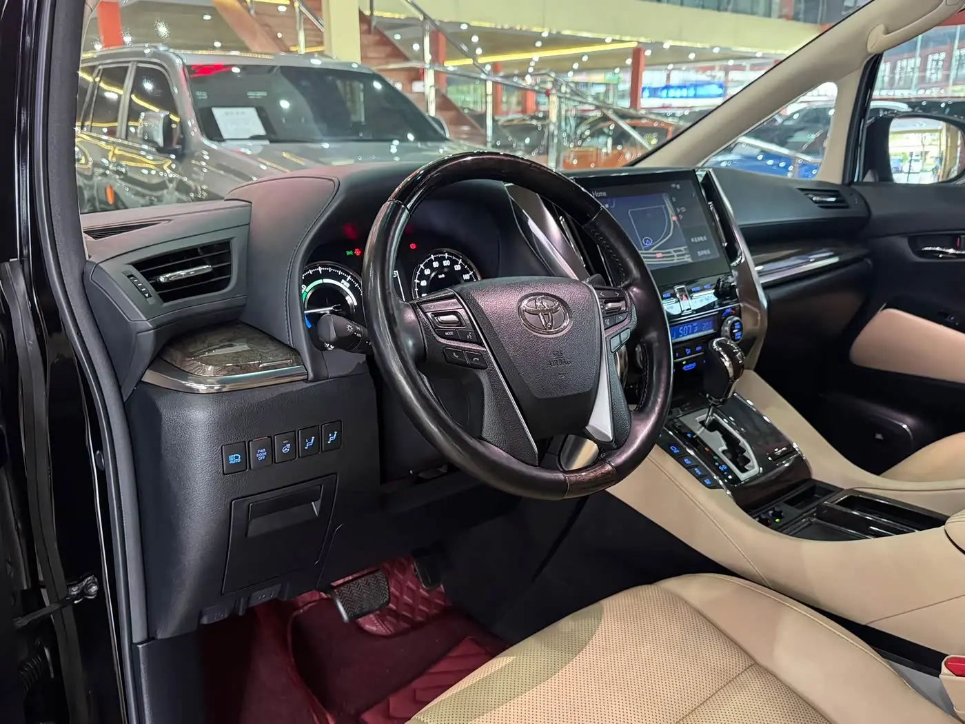 Toyota Vellfire 2021 — Photo 7/15