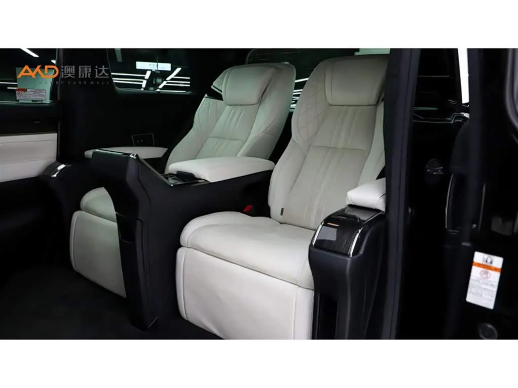 Lexus LM 2021 — Photo 7/10