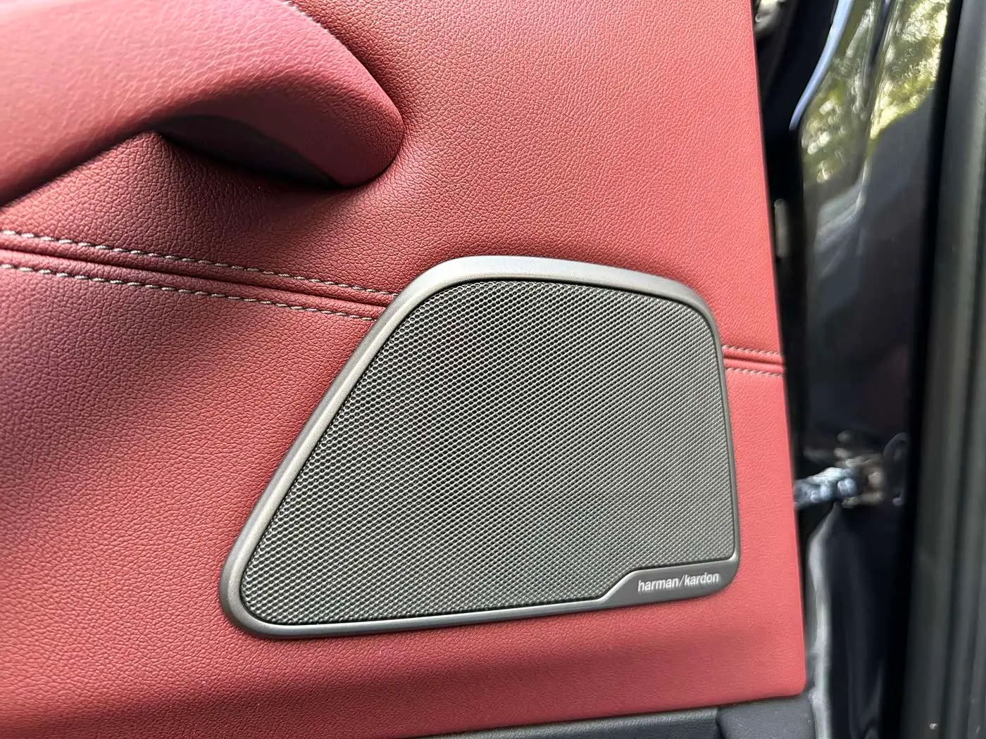 BMW 5 Series 2022 — Photo 8/13