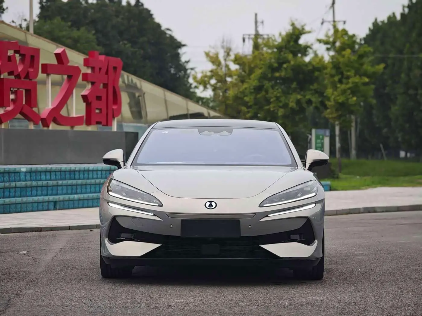 Denza Z9GT 2024 — Photo 5/17
