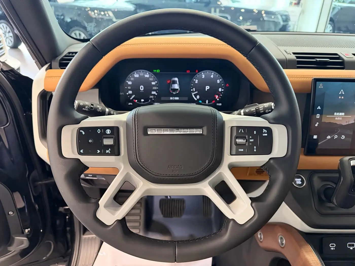 Land Rover Defender 2024 — Фото 8/20