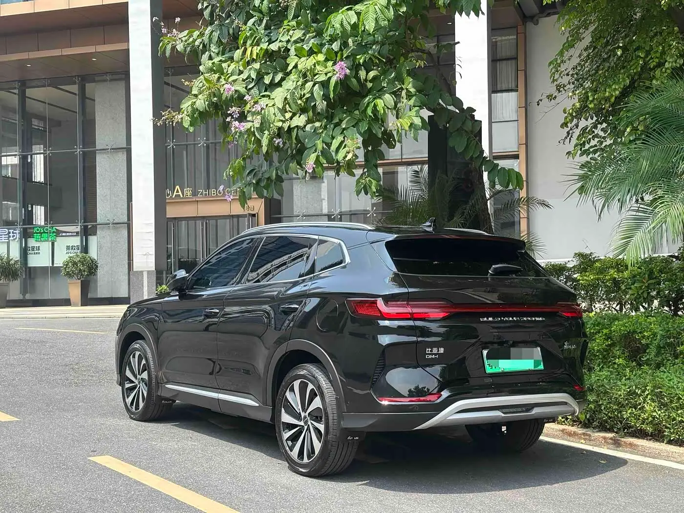 BYD Song PLUS PHEV 2023 — Photo 7/20