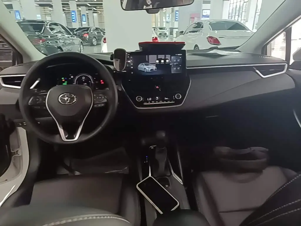 Toyota Corolla 2024 — Şəkil 10/20