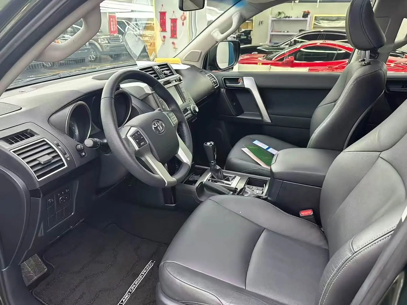 Toyota Prado 2017 — Photo 6/18