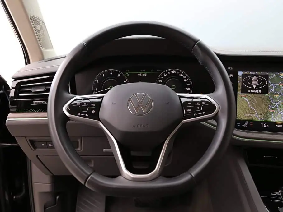 Volkswagen Touareg 2024 — Фото 16/20