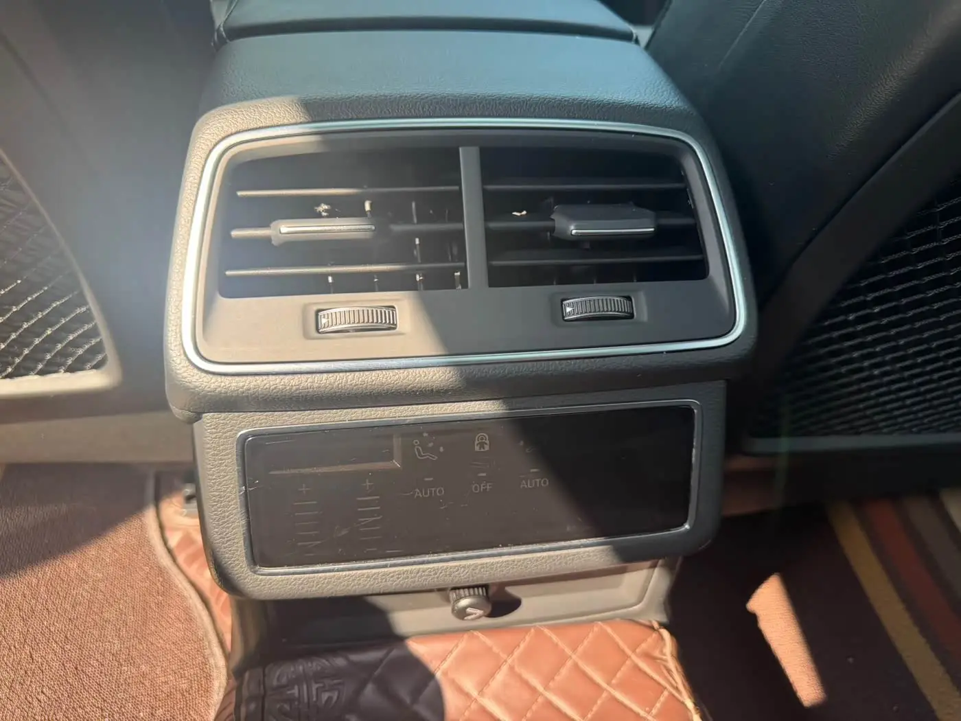 Audi A6L 2021 — Şəkil 9/14