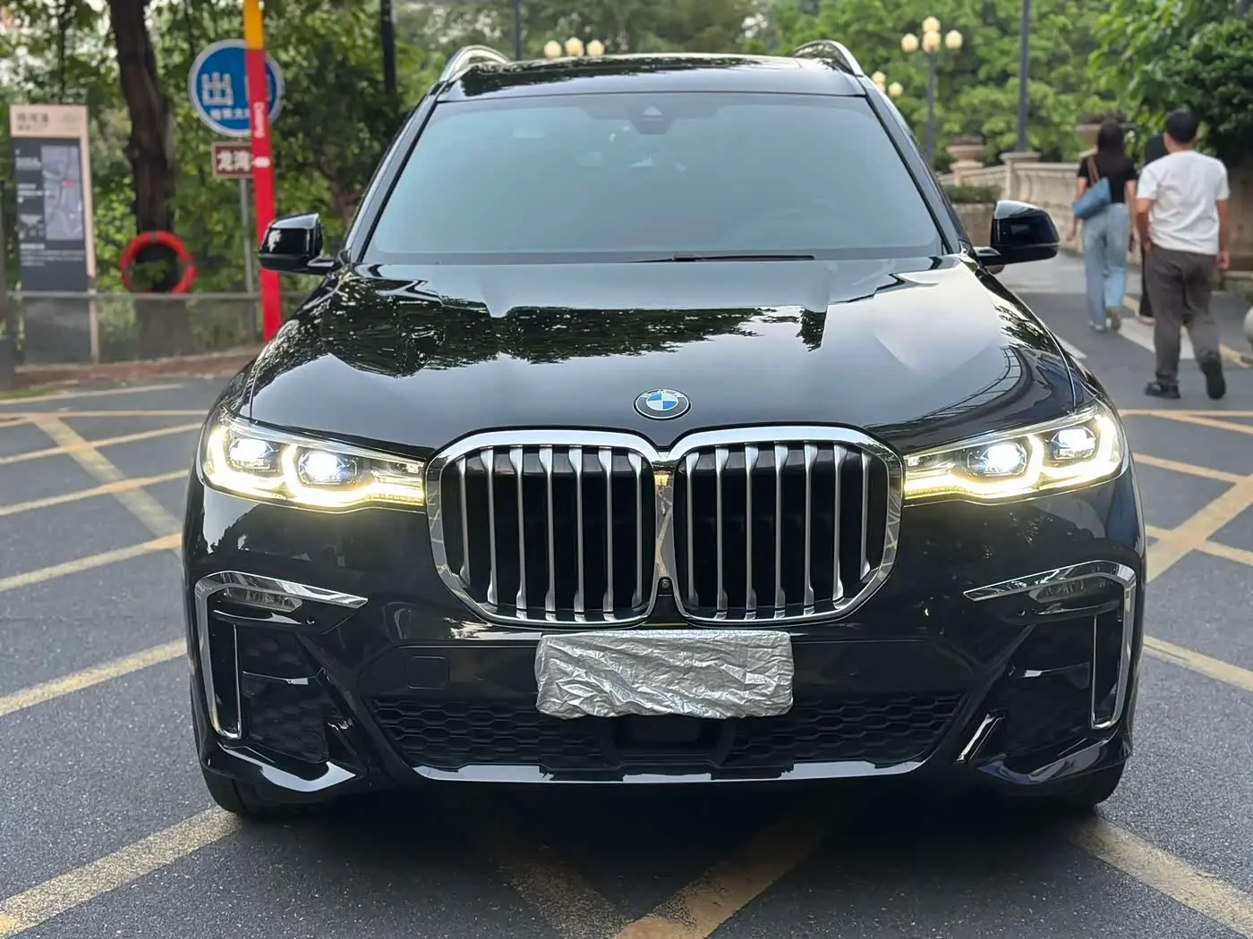 BMW X7 2020 — Photo 2/20