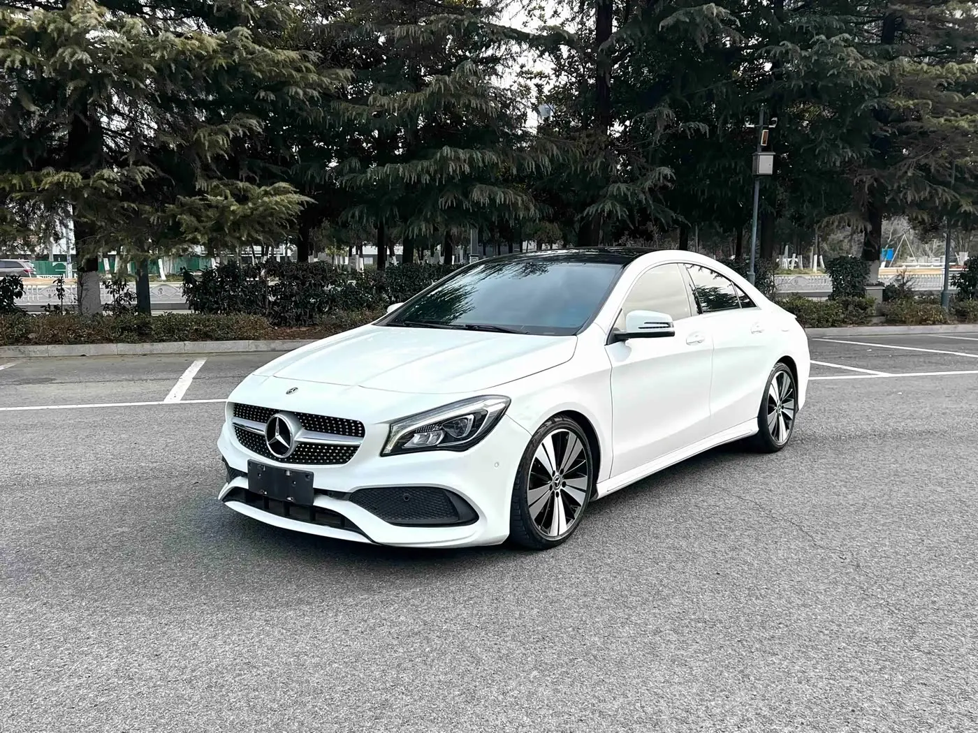 Mercedes-Benz CLA 2018 — Фото 1/15