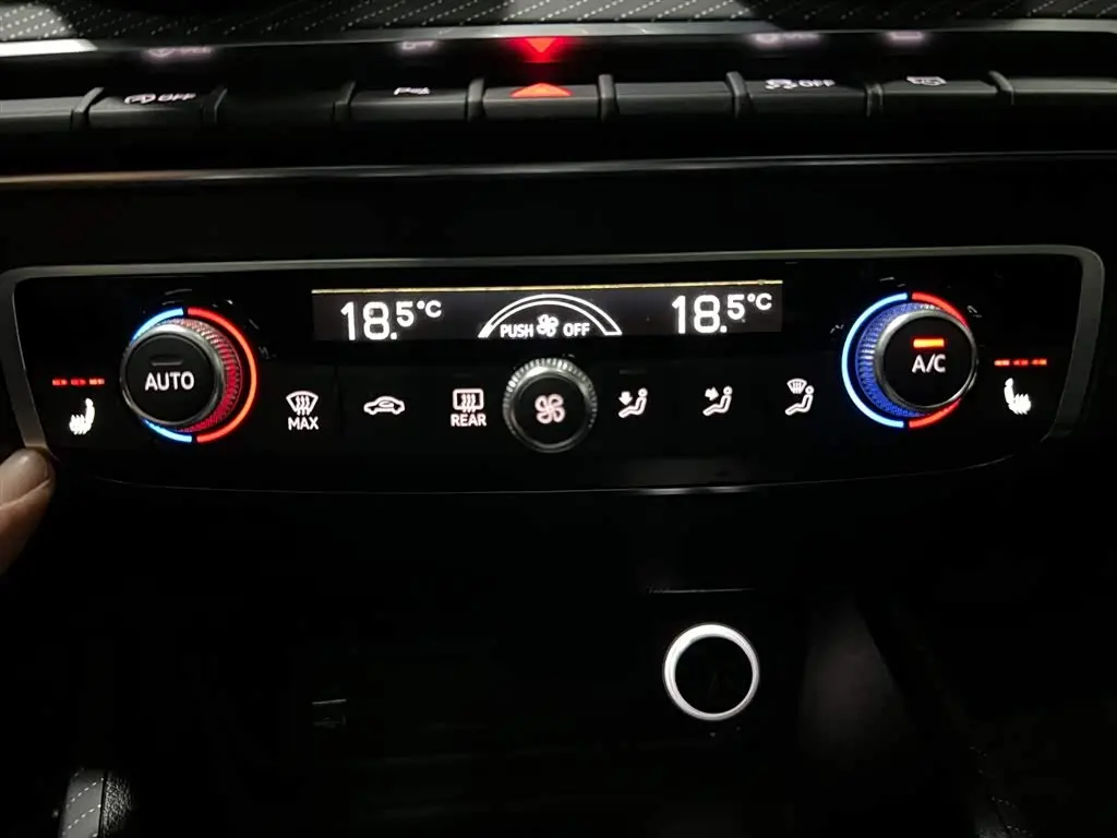 Audi Q2L 2022 — Фото 18/20