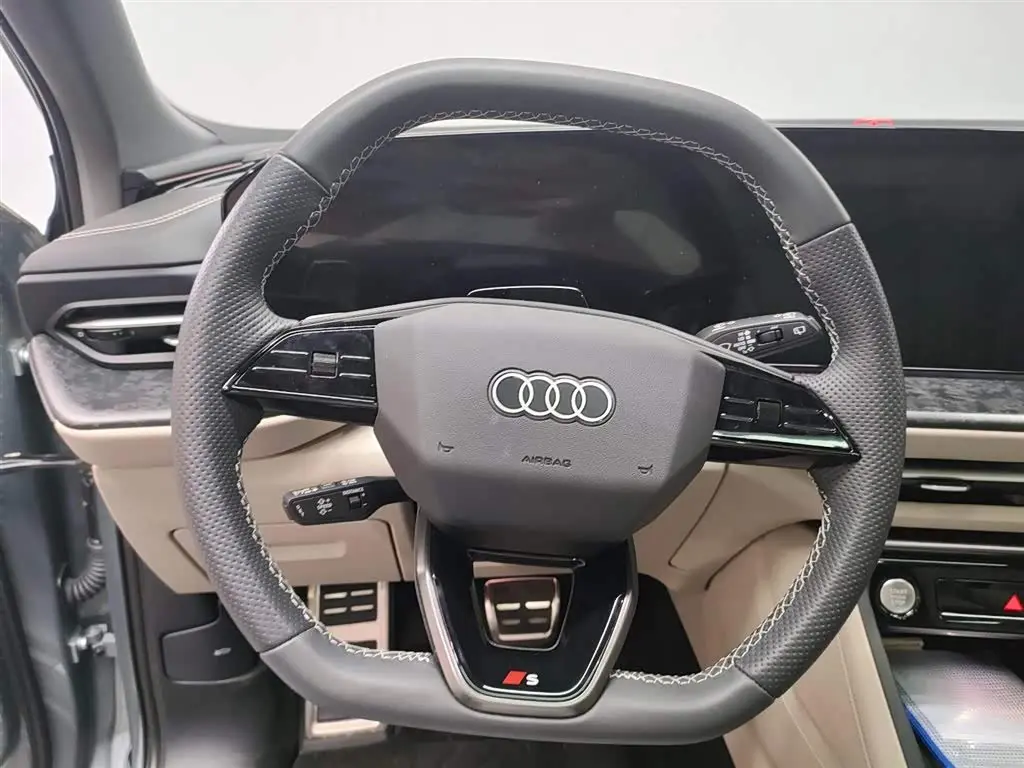 Audi Q5L 2026 — Фото 14/20