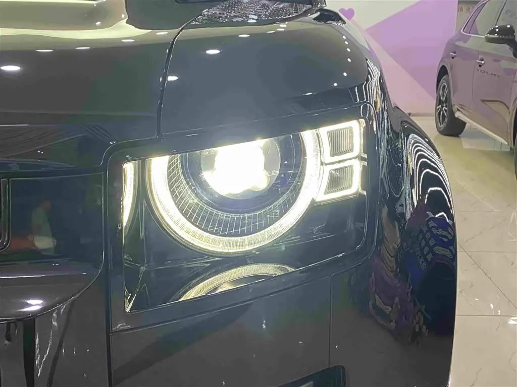 Land Rover Defender 2022 — Photo 4/17