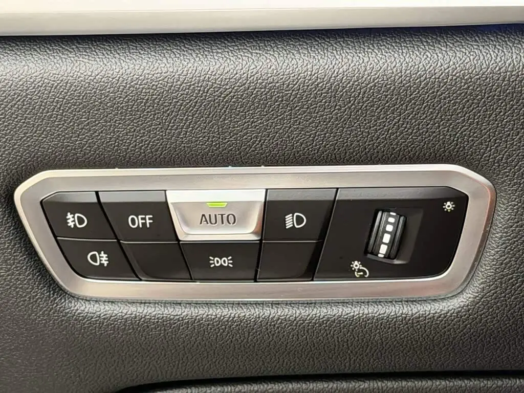 BMW X7 2021 — Фото 18/20