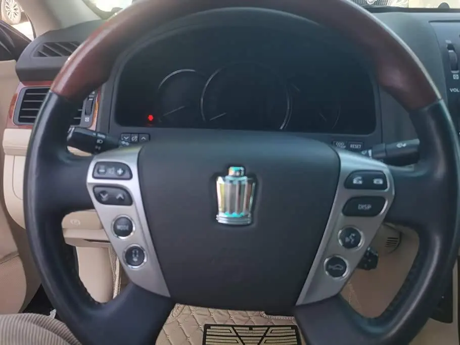 Toyota Crown 2015 — Şəkil 15/16