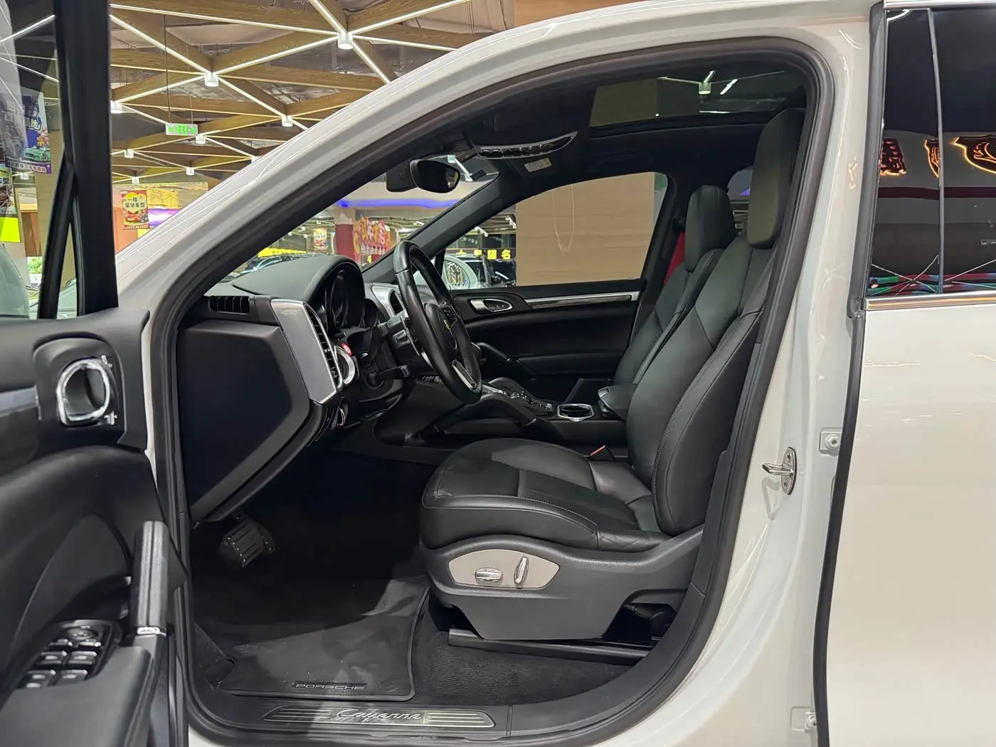 Porsche Cayenne 2015 — Photo 6/17