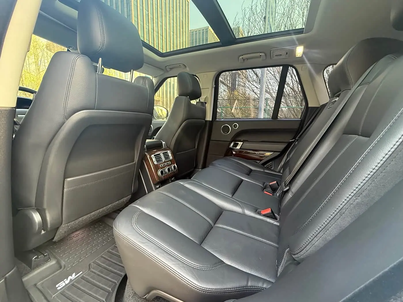 Land Rover Range Rover 2018 — Фото 9/20