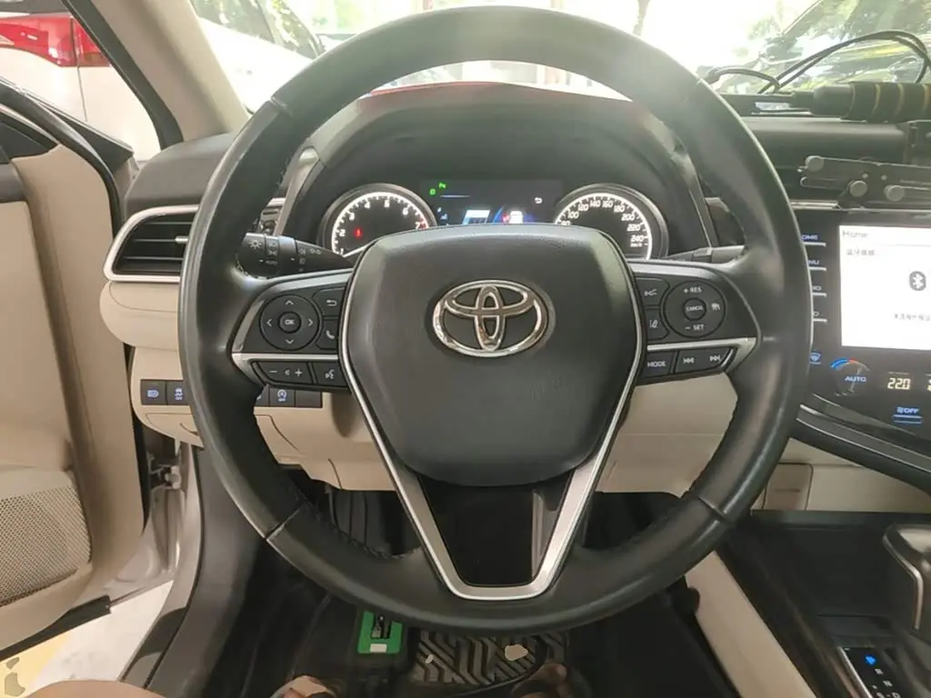 Toyota Camry 2018 — Фото 11/20