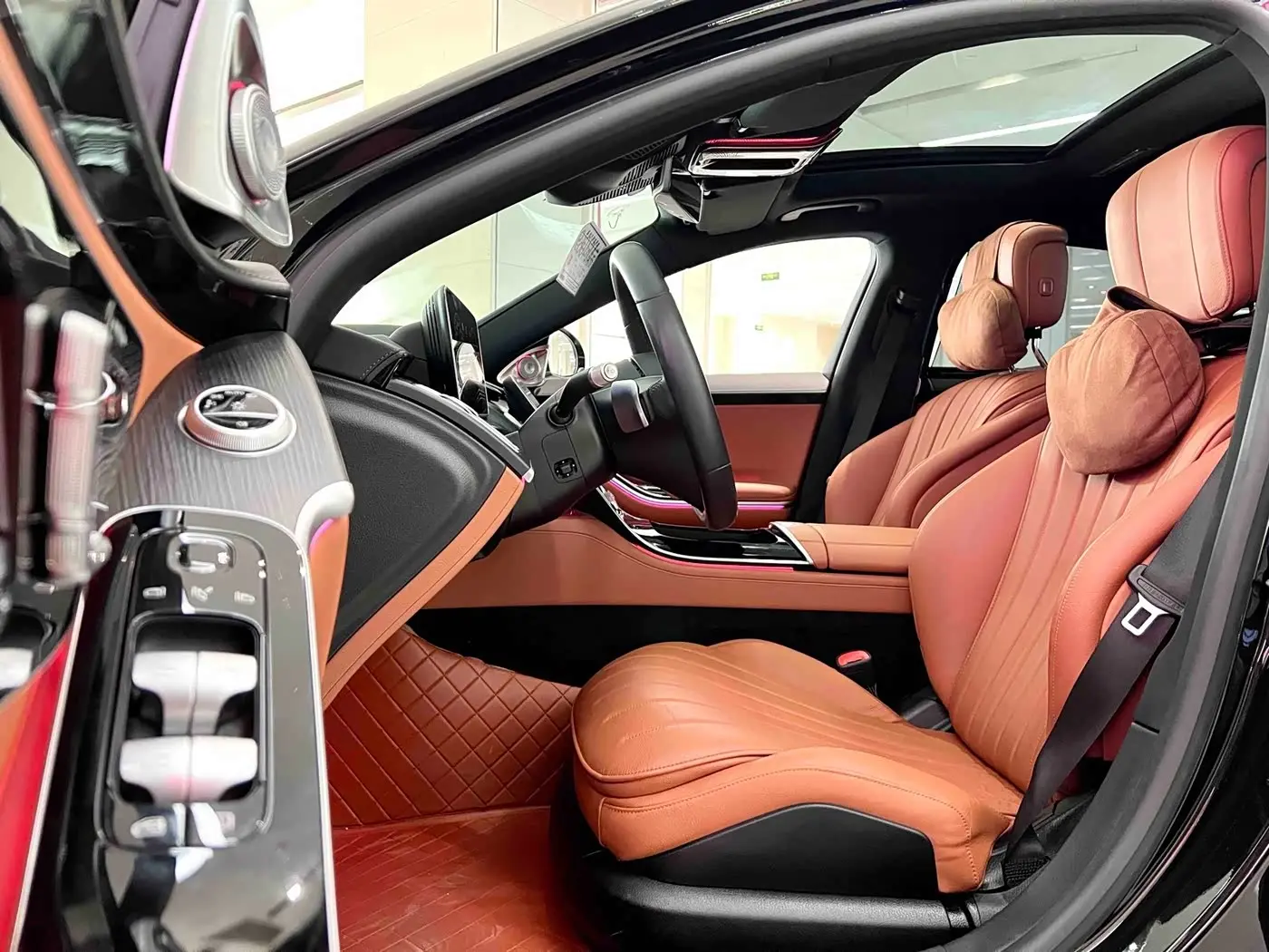 Mercedes-Benz S-Class 2023 — Photo 7/11