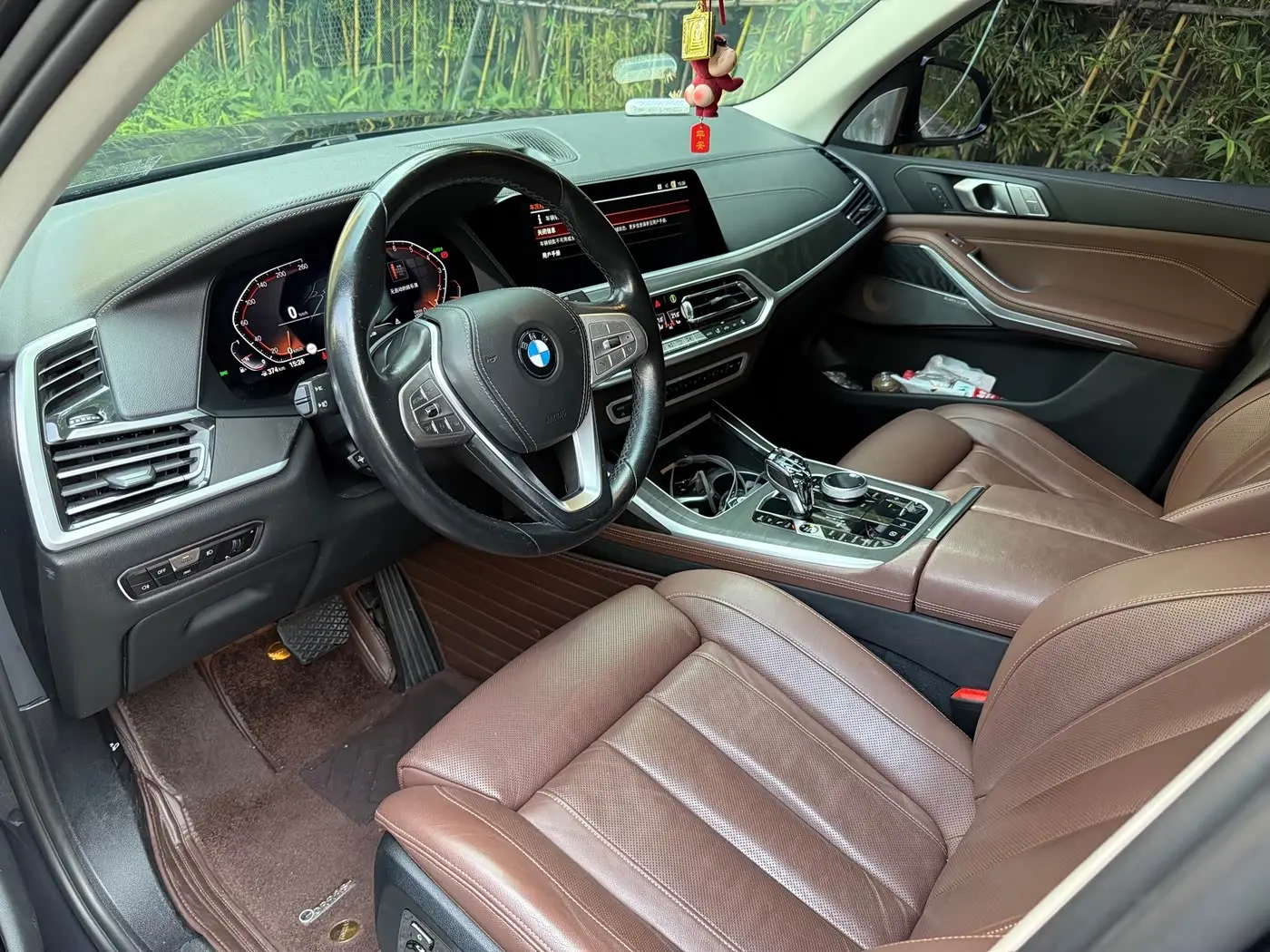 BMW X7 2021 — Photo 8/14