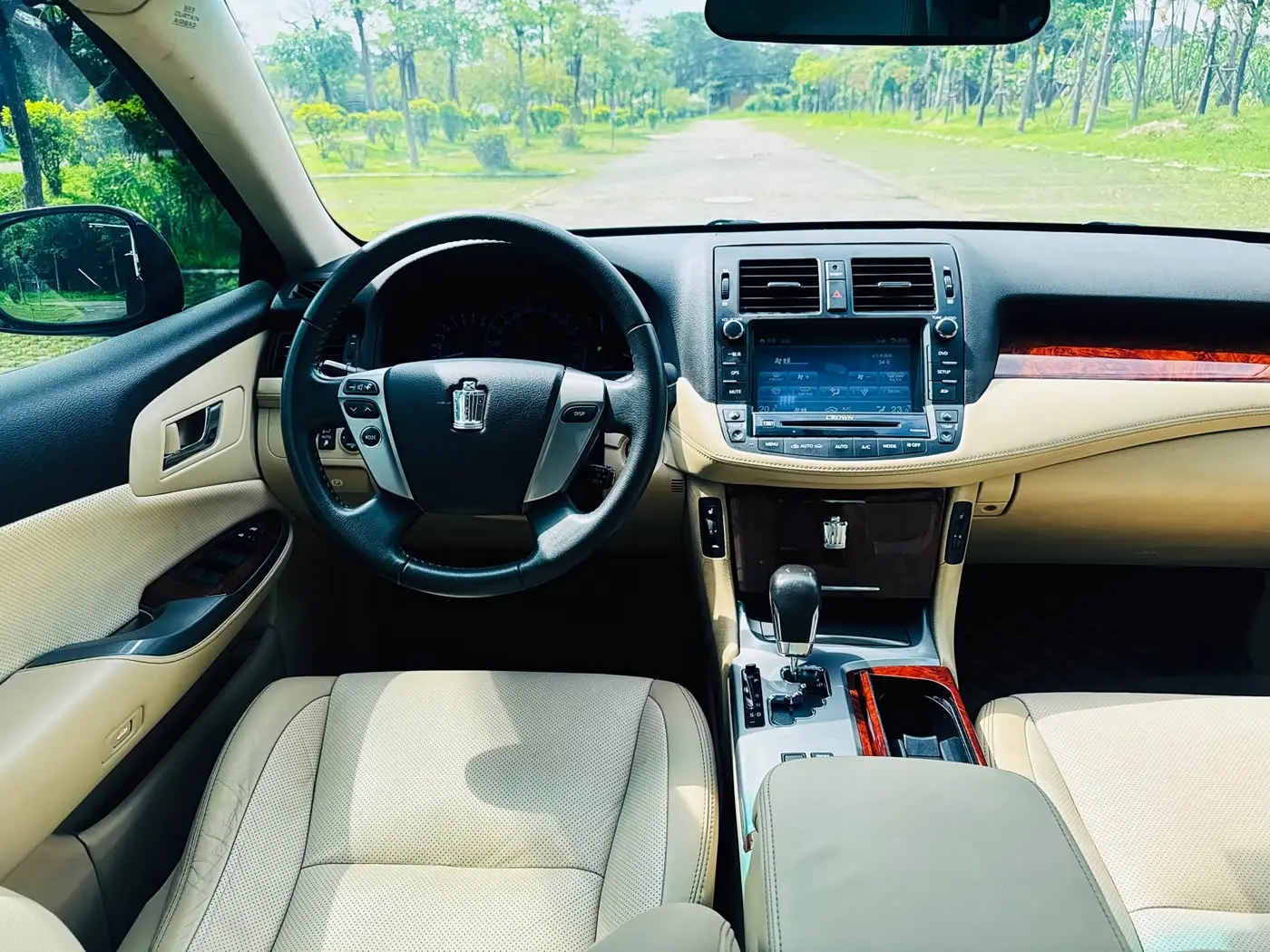 Toyota Crown 2012 — Şəkil 15/20