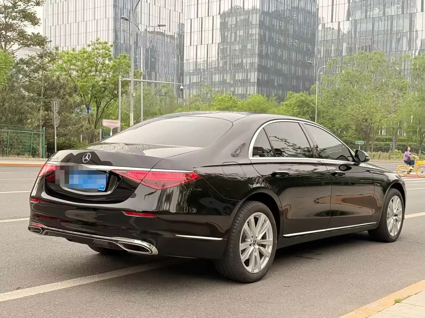 Mercedes-Benz S-Class 2024 — Фото 4/14