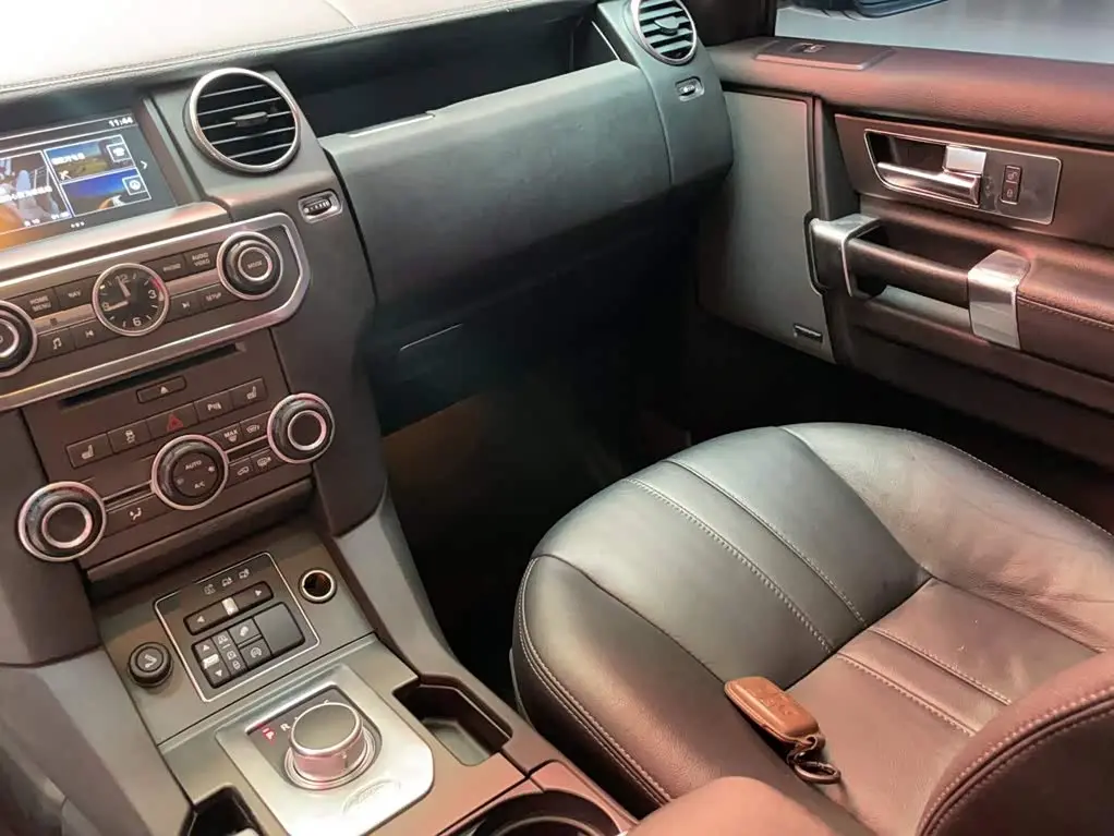 Land Rover Discovery 2016 — Фото 20/20