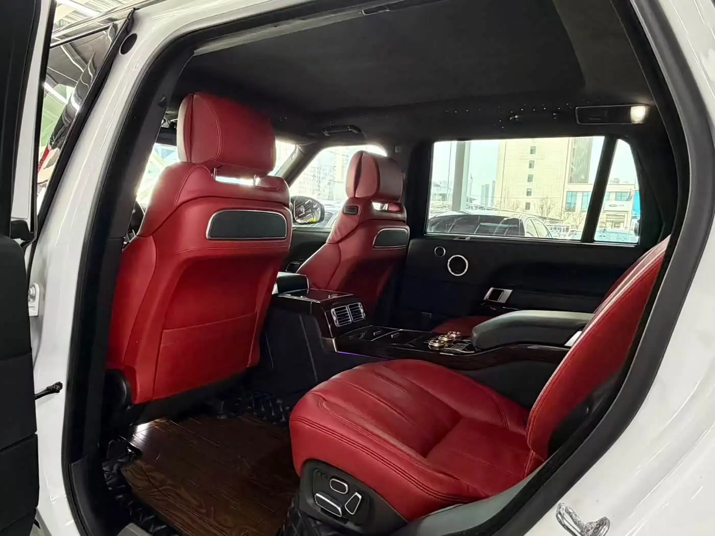 Land Rover Range Rover 2015 — Photo 8/13