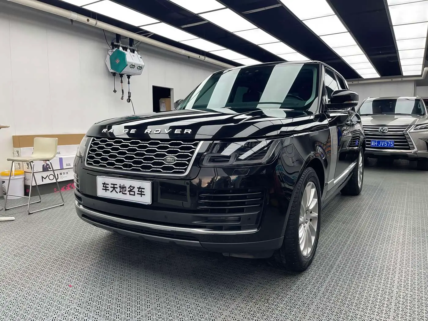 Land Rover Range Rover 2018 — Photo 1/8