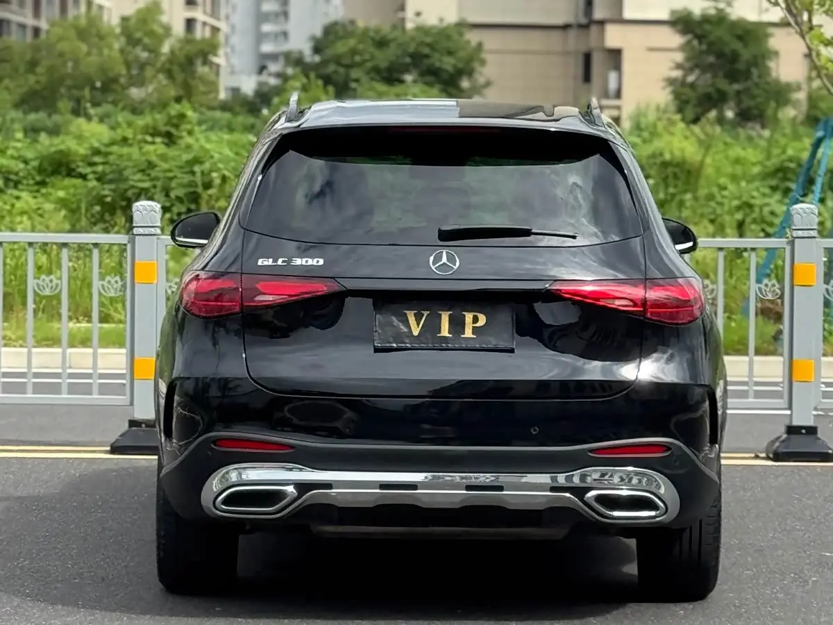 Mercedes-Benz GLC 2025 — Photo 8/18